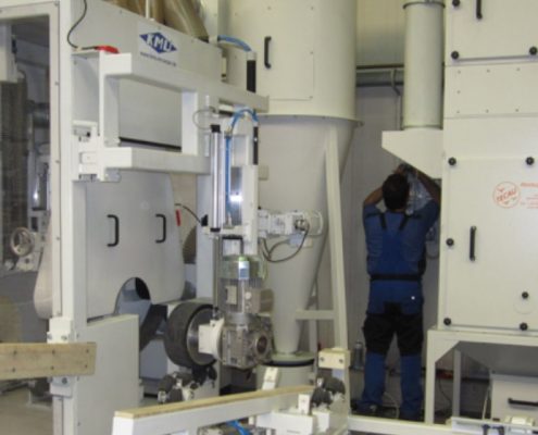 Bandschleifmaschine zum Bearbeiten von Mantelflächen an konischen und abgesetzten zylindrischen Rohren (Lichtmasten) (RSM-A 250) Branchenunabhängige Lösungen Rohrbearbeitung
