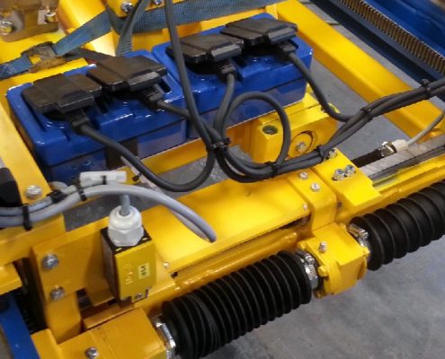Mobile and steerable belt grinding machine with swivelling grinding head, remote control for weld seam processing on the inside of wind turbine blades (RFSM – 2000)